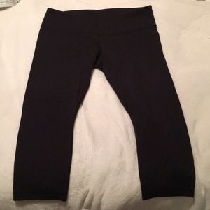 Lululemon Black Wunder Under Crops